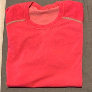 Lululemon workout shirt